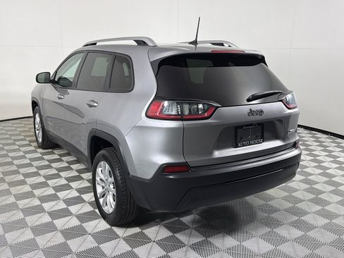 Used 2020 Jeep Cherokee Latitude w/ Cold Weather Group FWD image 7