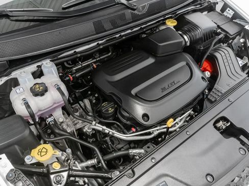 New 2026 Chrysler Pacifica Select FWD image 4