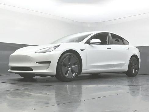 Used 2023 Tesla Model 3 Standard Range RWD image 49