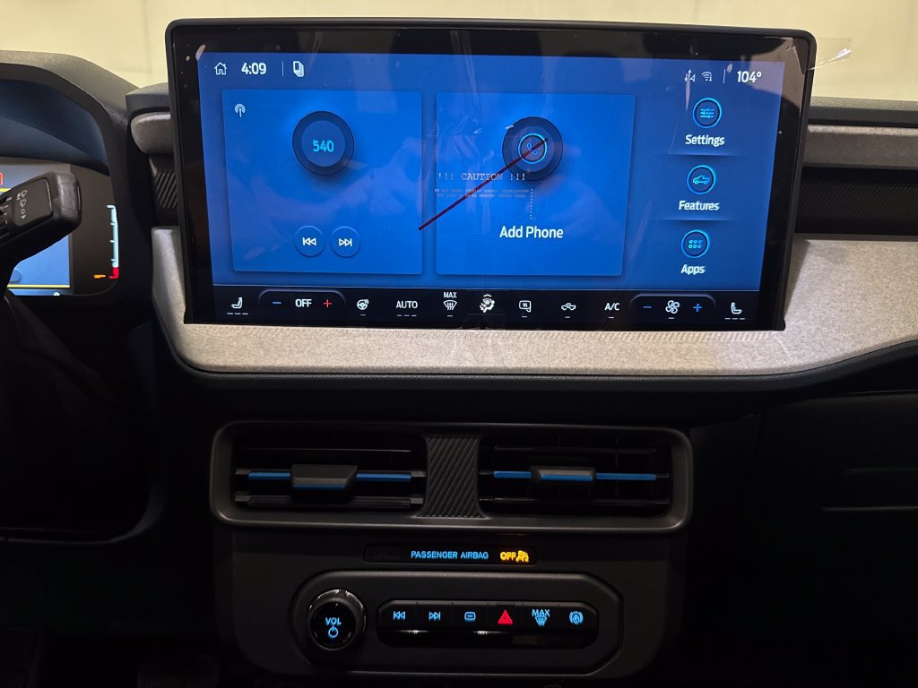 New 2026 Ford Maverick XLT w/ XLT Luxury Package FWD image 12