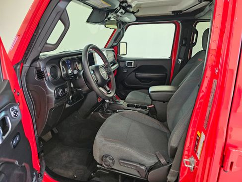 Used 2024 Jeep Wrangler Unlimited Rubicon AWD/4WD image 16