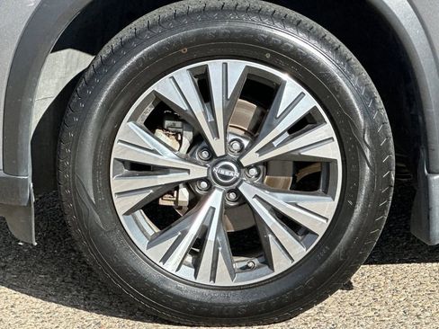 Used 2023 Nissan Rogue SV image 26