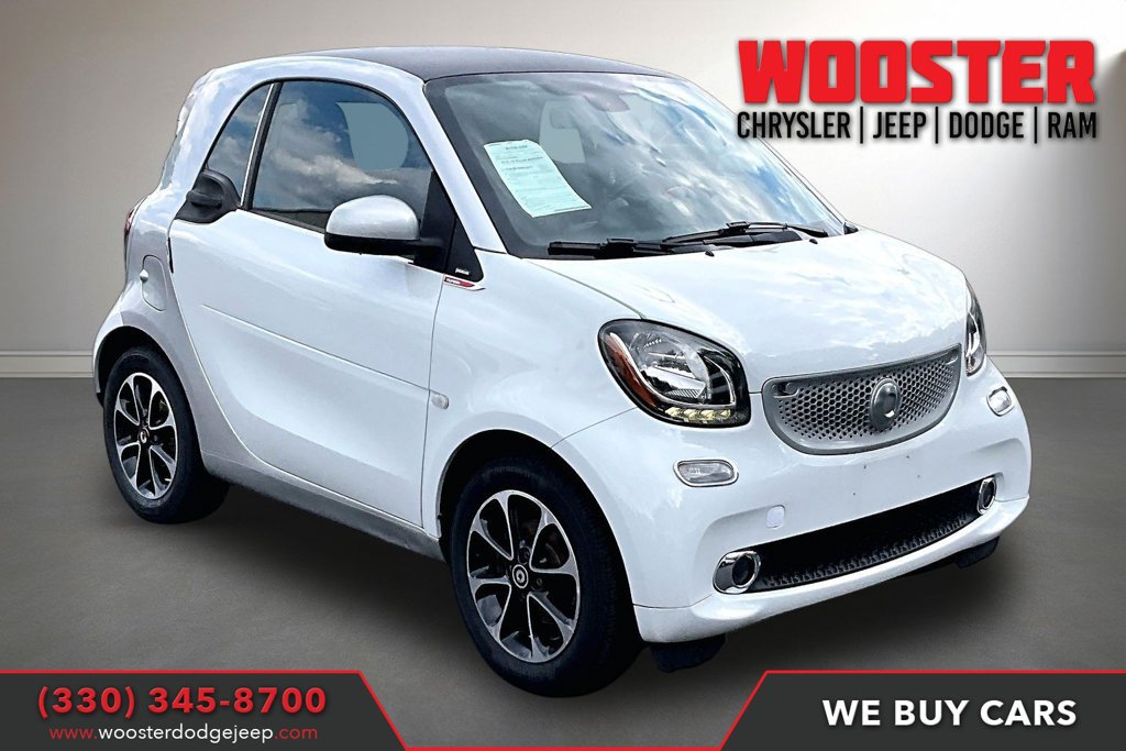 Used 2016 smart fortwo passion RWD image 1