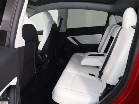 Used 2021 Tesla Model Y Long Range AWD/4WD image 48