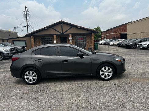 Used 2018 MAZDA MAZDA3 Sport image 4
