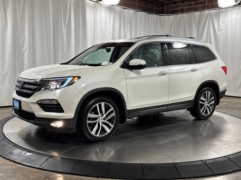 Certified 2017 Honda Pilot Touring image 1