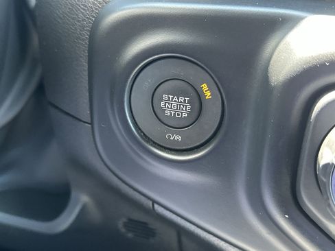 Used 2022 Jeep Wrangler Unlimited Sahara w/ Cold Weather Group image 17