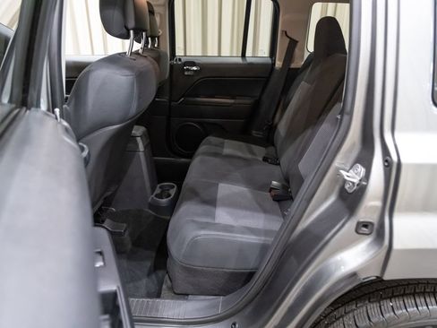 Used 2013 Jeep Patriot Latitude w/ Sun/Sound Group FWD image 11