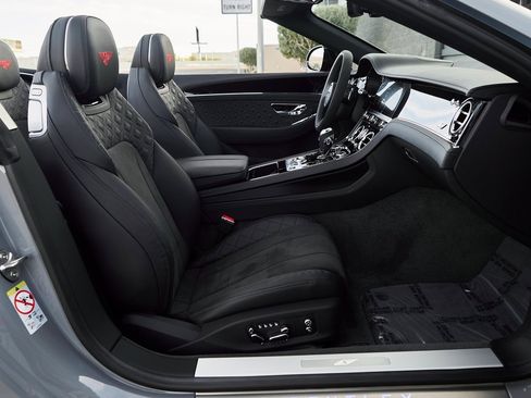 Used 2024 Bentley Continental GT S image 20