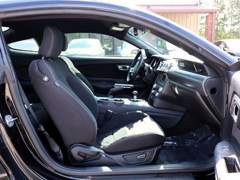 Used 2017 Ford Mustang GT w/ GT Performance Package RWD image 18