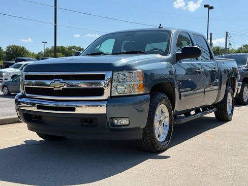 Used 2011 Chevrolet Silverado 1500 LT w/ All-Star Edition AWD/4WD image 2