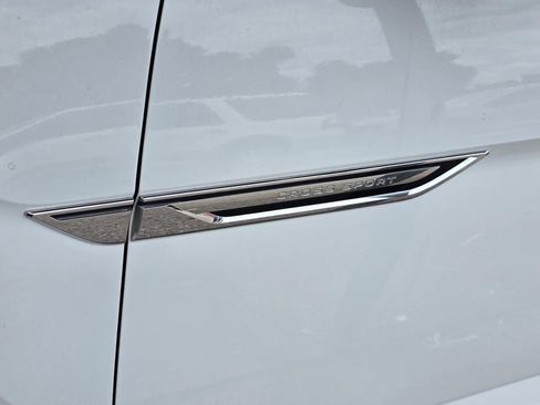 Used 2021 Volkswagen Atlas Cross Sport SE w/ Panoramic Sunroof Package FWD image 30