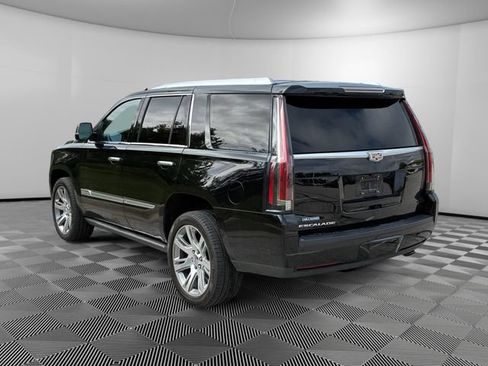 Certified 2019 Cadillac Escalade Premium Luxury AWD/4WD image 3