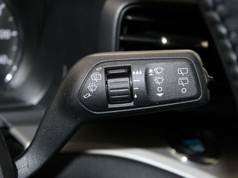 Used 2023 Ford Explorer XLT image 41