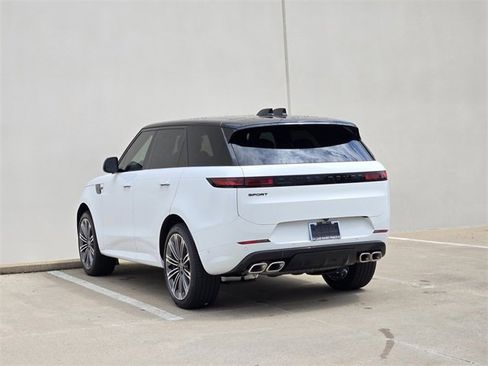 New 2025 Land Rover Range Rover Sport Dynamic SE image 3