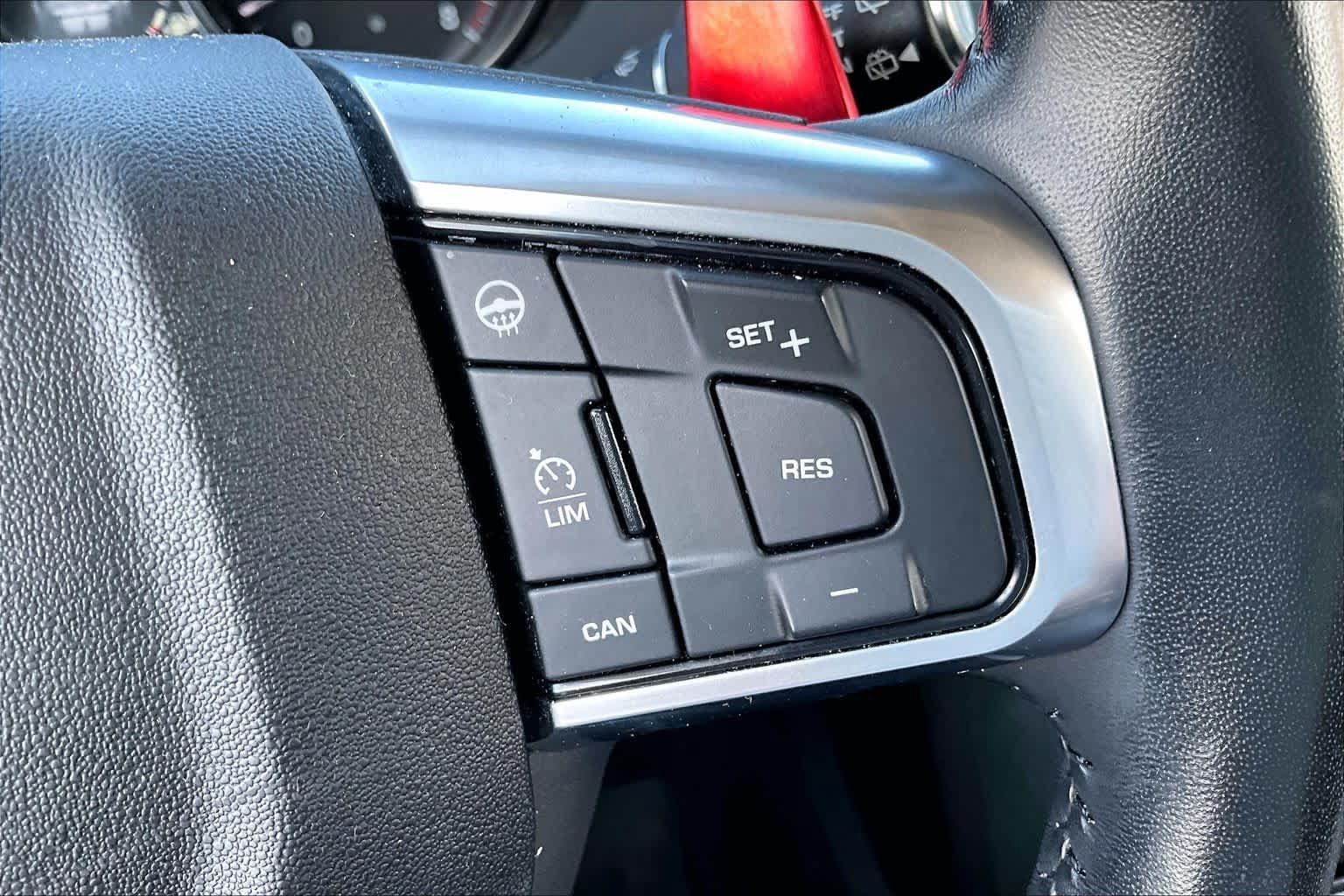 Used 2018 Land Rover Discovery Sport SE AWD/4WD image 20