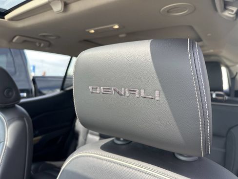 Used 2018 GMC Acadia Denali AWD/4WD image 13