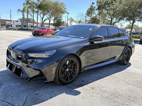 Used 2025 BMW M5 w/ Executive Package image 7