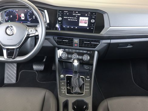 Used 2020 Volkswagen Jetta SEL image 17