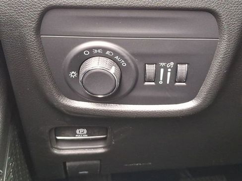 New 2026 Jeep Grand Cherokee Altitude AWD/4WD image 23
