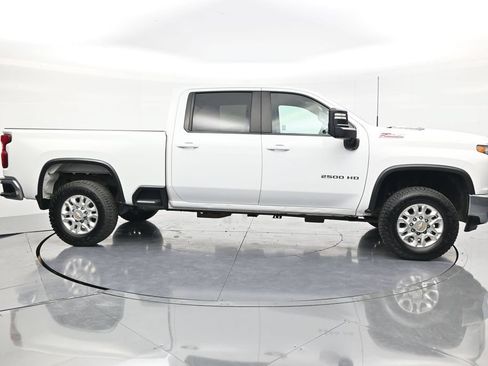 Used 2023 Chevrolet Silverado 2500 LT AWD/4WD image 4