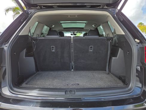 Used 2021 Volkswagen Atlas SE w/ Panoramic Sunroof Package FWD image 16