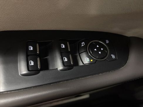 Used 2019 Lincoln Nautilus Select image 24