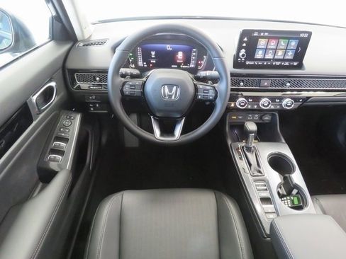 Used 2024 Honda Civic Touring image 3