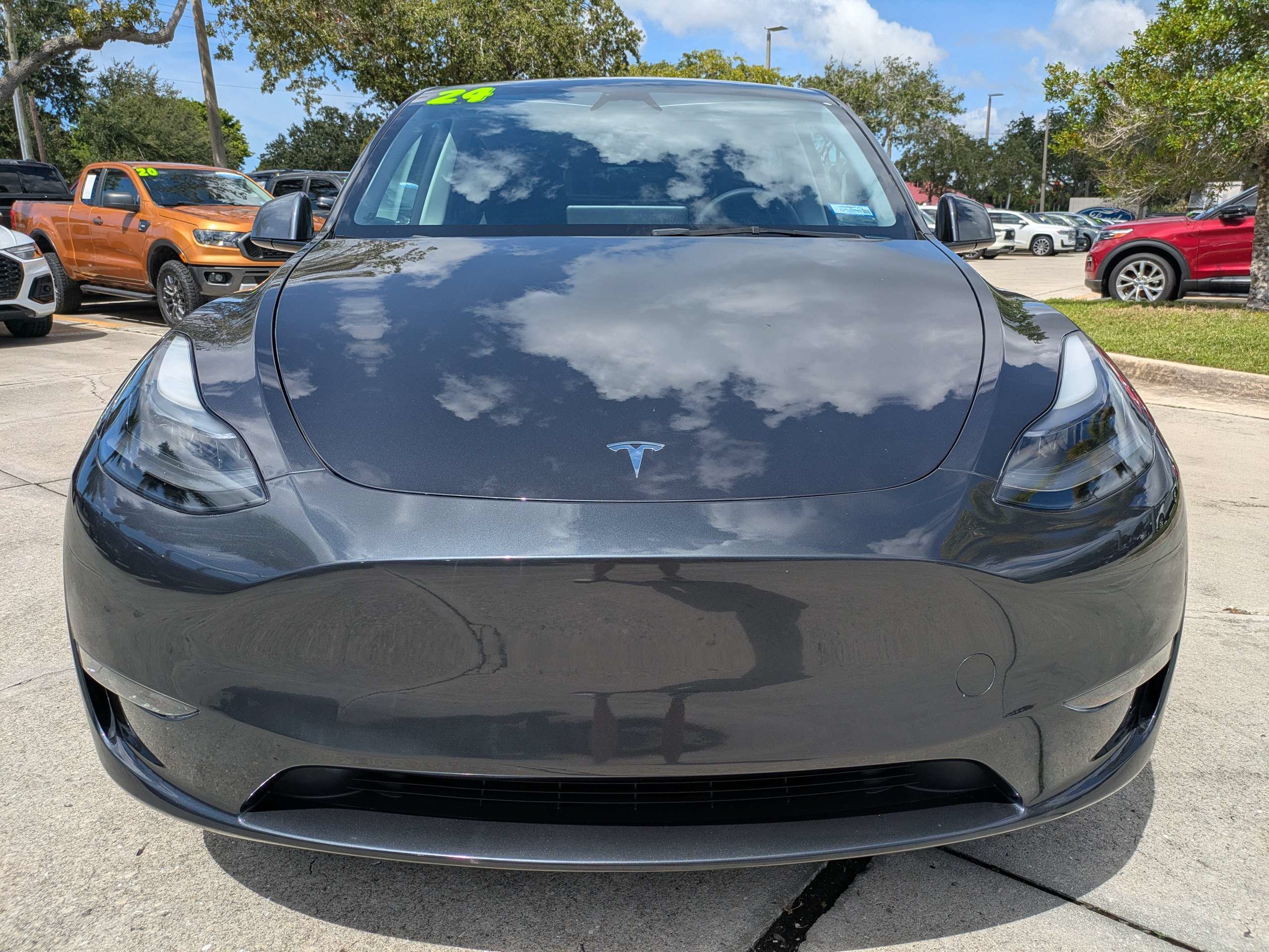 Used 2024 Tesla Model Y Long Range AWD/4WD image 8