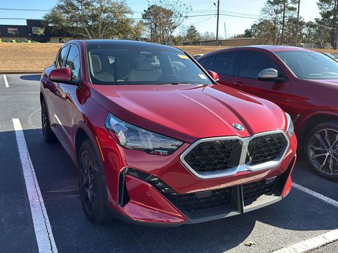 Used 2025 BMW X2 xDrive28i w/ Convenience Package image 4