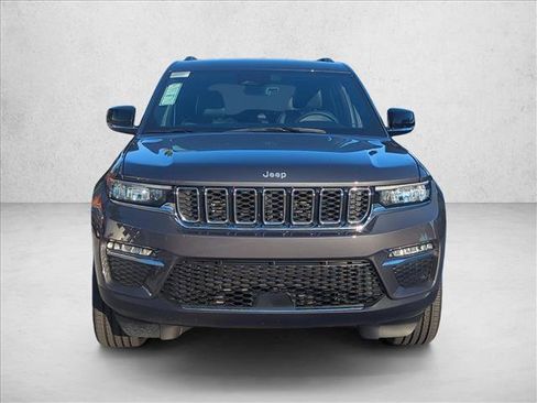 Used 2025 Jeep Grand Cherokee Limited w/ Trailer Tow Package RWD image 2