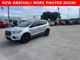 Used 2019 Ford Escape SE image 2