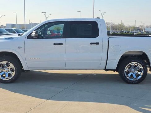 New 2026 RAM 1500 4x4 Crew Cab image 2