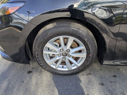 Used 2025 Toyota Camry LE image 13