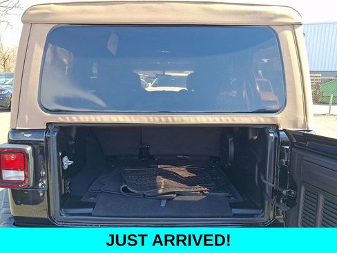 Used 2022 Jeep Wrangler Unlimited Rubicon image 28