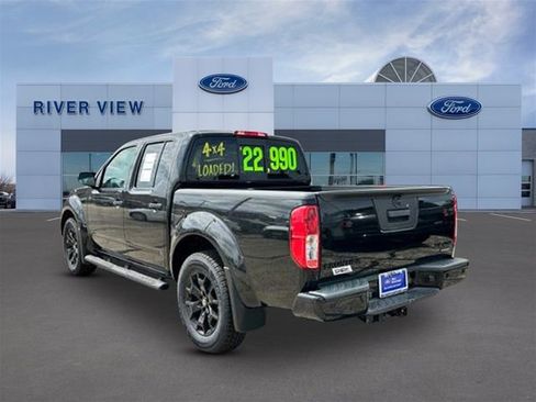 Used 2021 Nissan Frontier SV w/ Midnight Edition Floor Mats AWD/4WD image 4