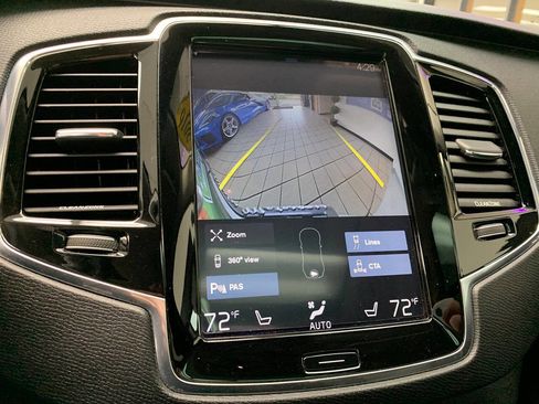 Used 2016 Volvo XC90 T6 Momentum w/ Momentum Plus Package AWD/4WD image 16