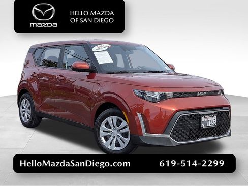 Used 2023 Kia Soul LX FWD image 1