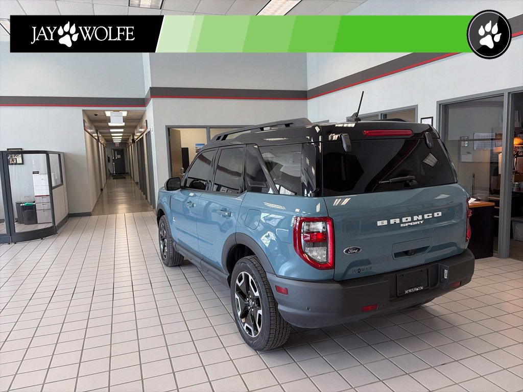 Used 2023 Ford Bronco Sport Outer Banks w/ Tech Package AWD/4WD image 3