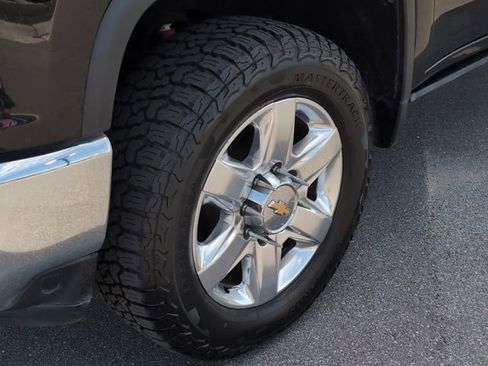 Used 2023 Chevrolet Silverado 2500 LTZ w/ LTZ Plus Package image 11