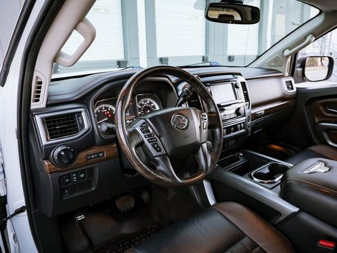 Used 2019 Nissan Titan Platinum Reserve w/ Platinum Utility Package image 18