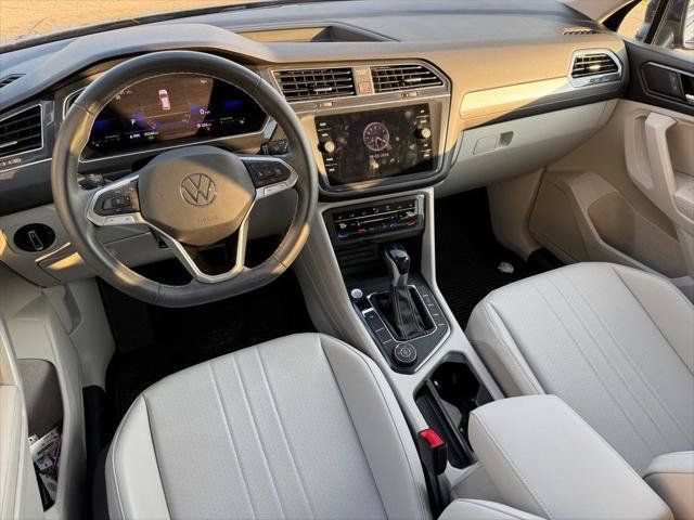 Used 2022 Volkswagen Tiguan SE AWD/4WD image 38