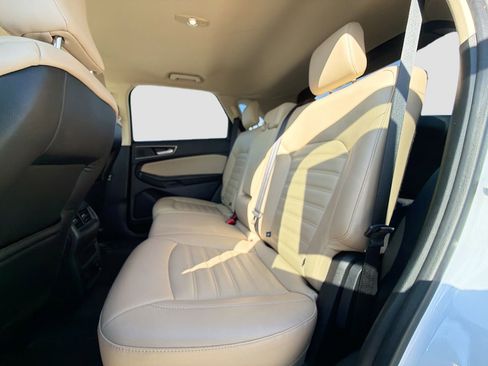 Used 2022 Ford Edge SEL w/ Convenience Package image 30