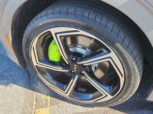 Used 2024 Kia EV6 GT image 18