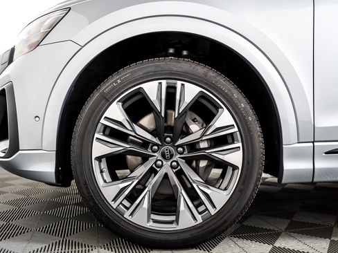 Certified 2025 Audi Q8 Premium Plus w/ Premium Plus Package AWD/4WD image 6