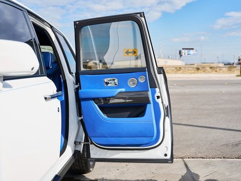 Used 2023 Rolls-Royce Cullinan Black Badge w/ Driver's Package image 25