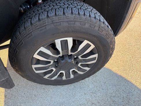 Used 2026 GMC Sierra 2500 Denali Ultimate image 16