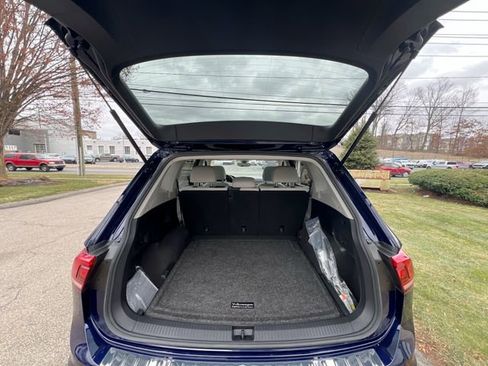 Certified 2022 Volkswagen Tiguan SE w/ Panoramic Sunroof Package image 23