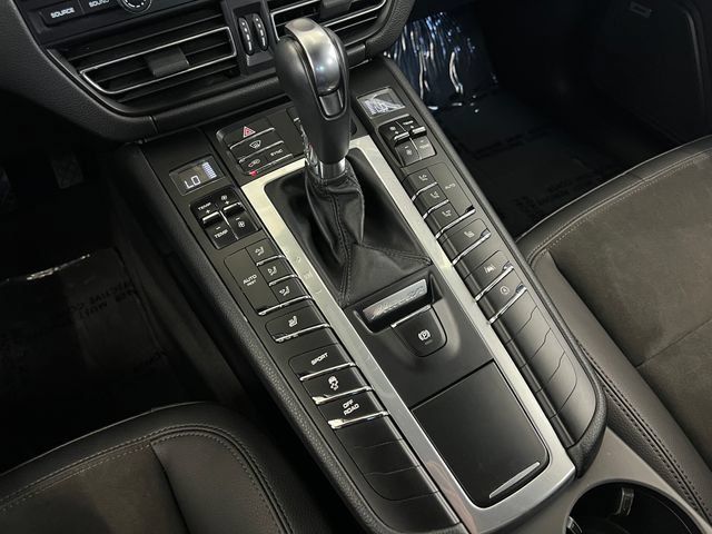Used 2021 Porsche Macan AWD/4WD image 22