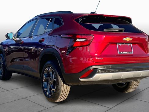 Used 2025 Chevrolet Trax LT image 12